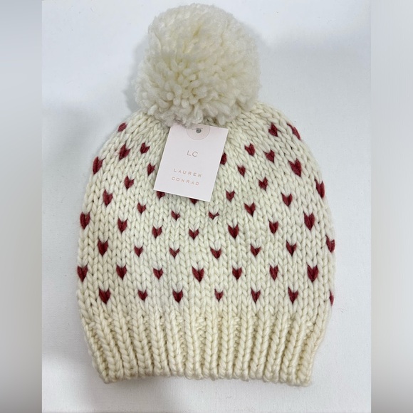 LC Lauren Conrad Accessories - NWT lauren Conrad women’s knitted hat heart print pump beanie